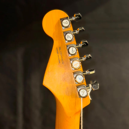 DISPLAY - Fender American Ultra Stratocaster Electric Guitar, Rosewood Fretboard with FREE Elite Moulded Case - Ultraburst
