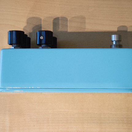 DISPLAY - Walrus Audio Deep Six Compressor V3 Guitar Effects Pedal