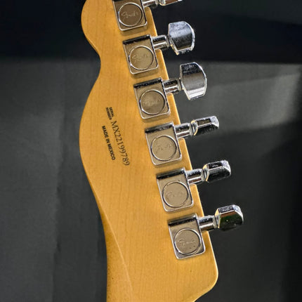 DISPLAY - Fender Player Telecaster Electric Guitar, Maple Fretboard - 3-Tone Sunburst