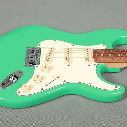 SQOE SEST200 Stratocaster SSS 6-String Electric Guitar Rosewood Fretboard - Green ( SEST 200 / SEST-200 )