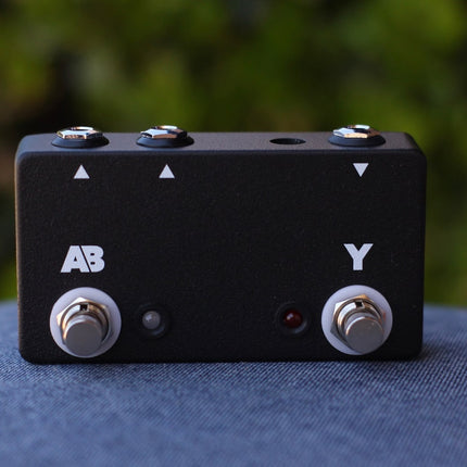 JHS Active A/B/Y Stereo Output Switcher