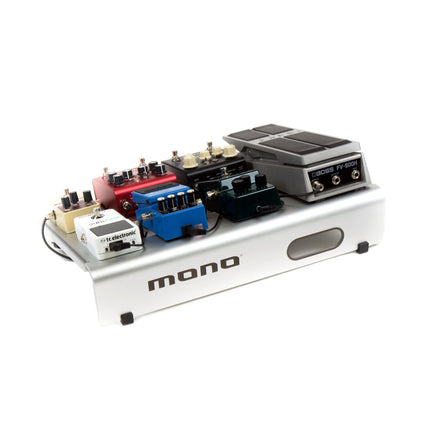 MONO Pedalboard Small, Black + Club Accessory Case 2.0 - Silver (PFX-PB-S-SLV-BDL)