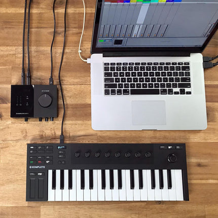 Native Instruments Komplete Audio 2 USB Audio Interface