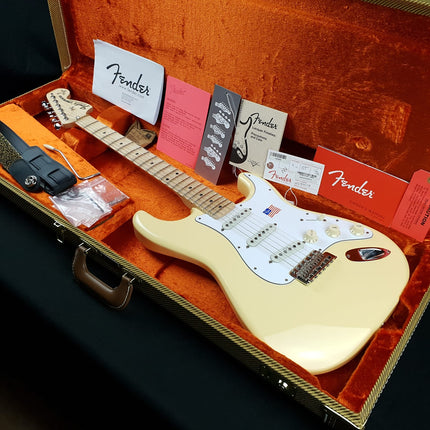 Fender Artist Yngwie Malmsteen Stratocaster Guitar, Scalloped Rosewood Fretboard with Hardshell Case - Vintage White