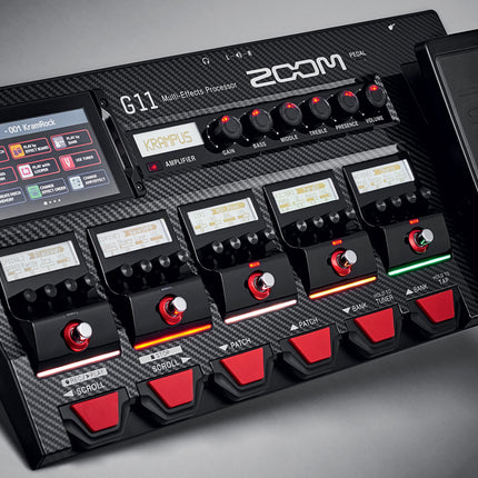 Zoom G11 Multi-Effects Processor with Expression Pedal (G-11/G 11)