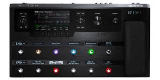 LINE 6 Helix - Multi-Effect Floorboard with Pedal Board Hardcase, String, Cable and Adapter (LINE6)