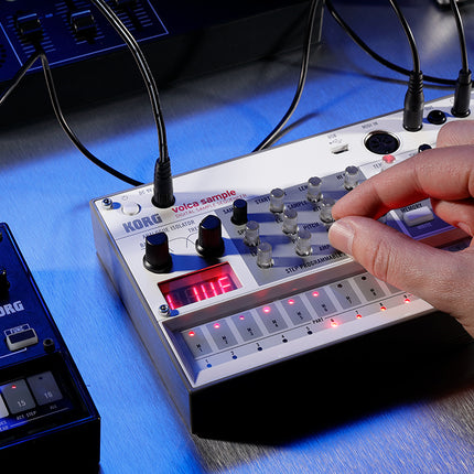 Korg Volca Sample 2 USB Digital Sample Sequencer Onboard Sounds , Drum Machine And Midi (VolcaSample2/Volca-Sample2)