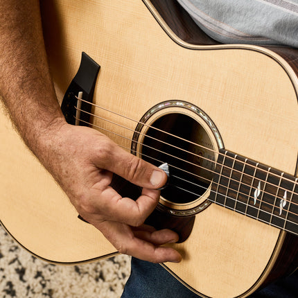 Taylor GT 811e Grand Theater Acoustic Guitar w/AeroCase, Natural  ( GT811E / GT-811E )