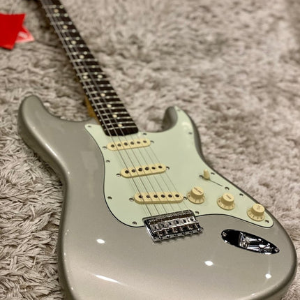 Fender Artist Robert Cray Stratocaster Guitar, Rosewood Fretboard with Deluxe Gig Bag - Inca Silver