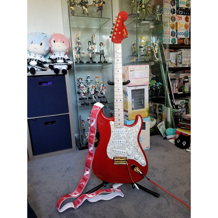 Fender Japan Scandal Mami Signature SSS Stratocaster Electric Guitar, Maple Fretboard with FREE Gig Bag - Glossy Red