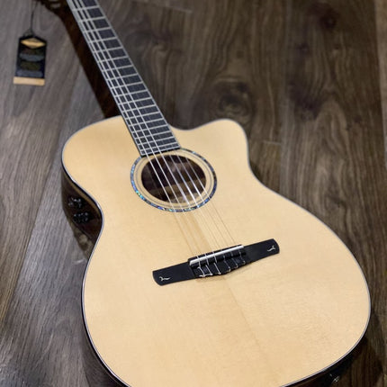Cort Gold-OC8 Nylon Classical Guitar with Gig Bag (GoldOC8/Gold oc8)