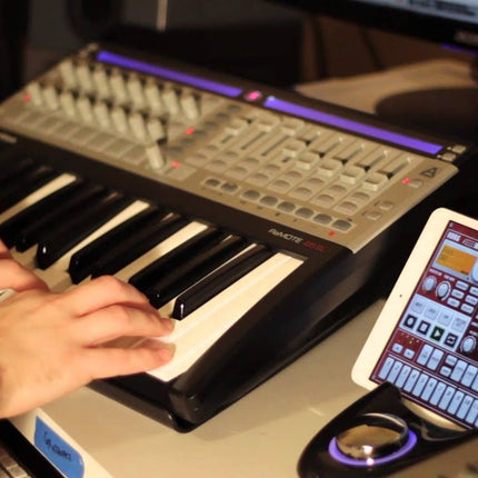 Novation 25 Remote SL - Mk II 25-key USB MIDI Controller (Novation-25)