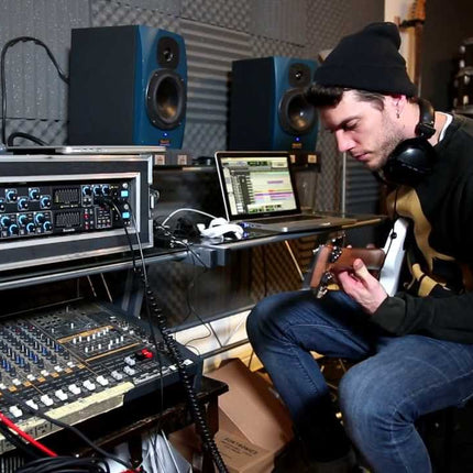 Focusrite Octopre 8-channel Microphone Preamplifier with ADAT Optical Outputs