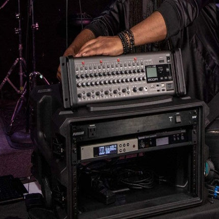 Zoom LiveTrak L20R - 20 Channel Rackmount Digital Mixer / Recorder (L-20R/ L 20R/ L 20/L20)