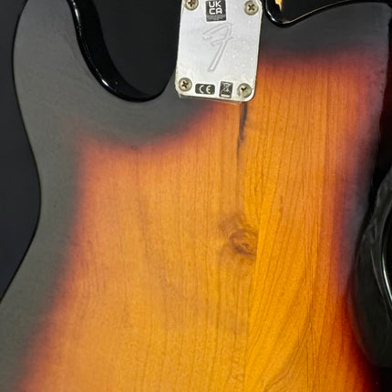 DISPLAY - Fender Player Telecaster Electric Guitar, Maple Fretboard - 3-Tone Sunburst