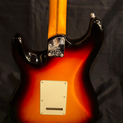 DISPLAY - Fender American Ultra Stratocaster Electric Guitar, Rosewood Fretboard with FREE Elite Moulded Case - Ultraburst