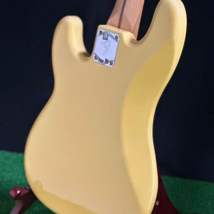DISPLAY - Fender Player Precision Bass Electric Guitar, Maple Fretboard - Buttercream
