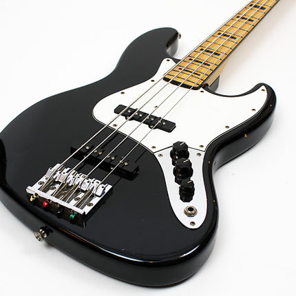 Fender Artist Geddy Lee Jazz Bass Guitar, Maple Fretboard 3-Ply White Pickguard with Gig Bag - Black