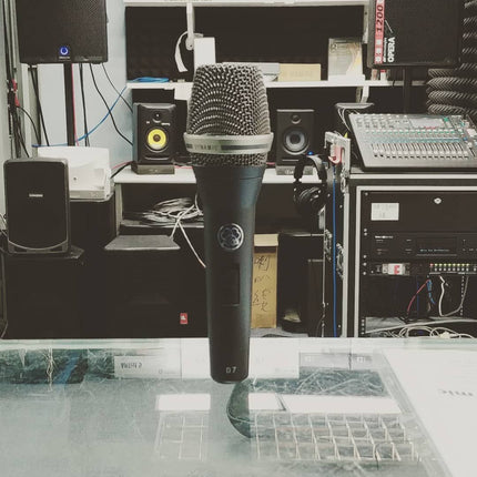 AKG D7 Reference Dynamic Vocal Microphone (D 7)