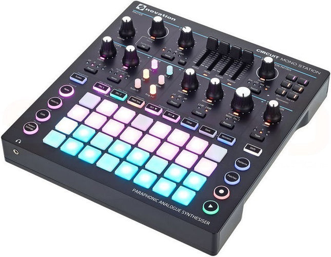 Novation Circuit Mono Station Paraphonic Synthesizer With Three Sequencer