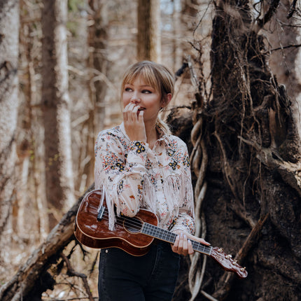 Fender Grace VanderWaal Signature Ukulele with Bag, Walnut Fretboard - Natural