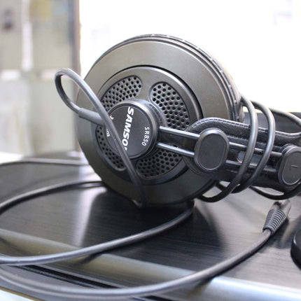 Samson C01/SR850 - Condenser Mic with SR850 Headphones (C-01/SR-850)