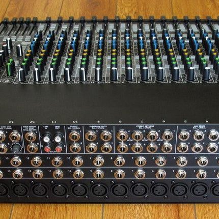Mackie 1604VLZ4 16 Channel Mixer Analog Compact Mixers With Onyx (1604 VLZ4/1604-VLZ4)