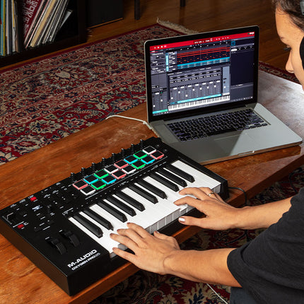M-Audio Oxygen Pro 25 25-key Keyboard Controller (Oxygen-Pro-25/Oxygen25)