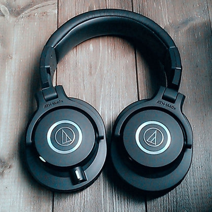 Audio Technica ATH-M40x Professional Studio Monitor Headphone - Black (Audio-Technica ATH M40X)