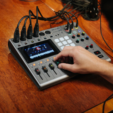 Zoom Podtrak P8 8 Channel Podcasting Mixer Production Mixer And USB Audio Interface With Phantom Power (P 8/P-8)