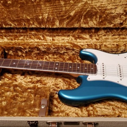 Fender Artist Eric Johnson SSS Stratocaster Guitar, Rosewood Fretboard with Deluxe Hardshell Case -Lucerne Aqua Firemist